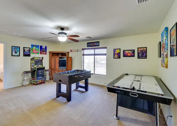 Cheerful Gem W/ Theater & Game Room! *