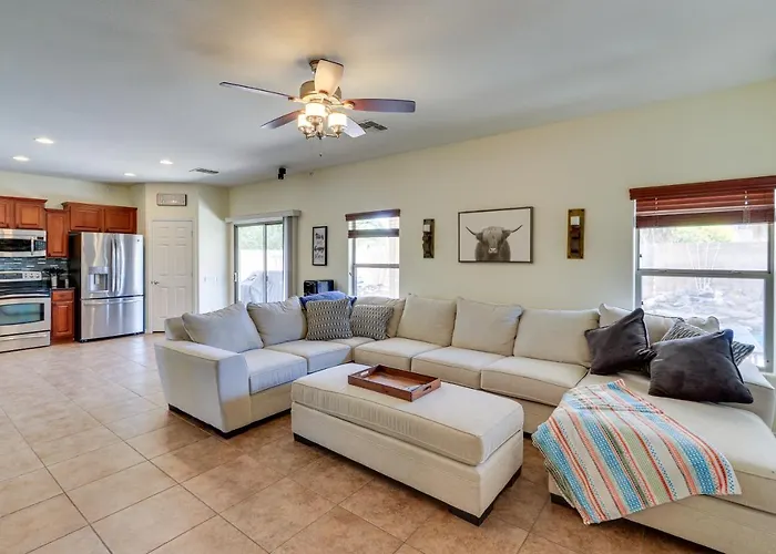 Holiday home Cheerful Gem W/ Theater & Game Room! *