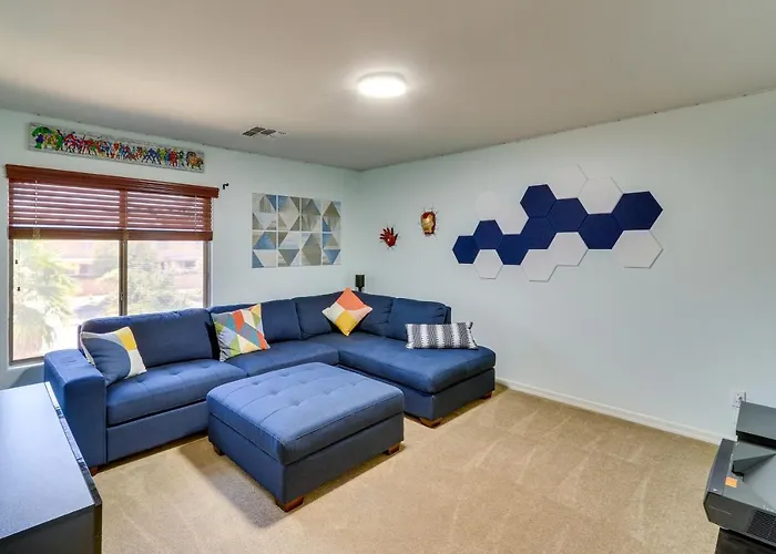 Holiday home Cheerful Gem W/ Theater & Game Room! Maricopa